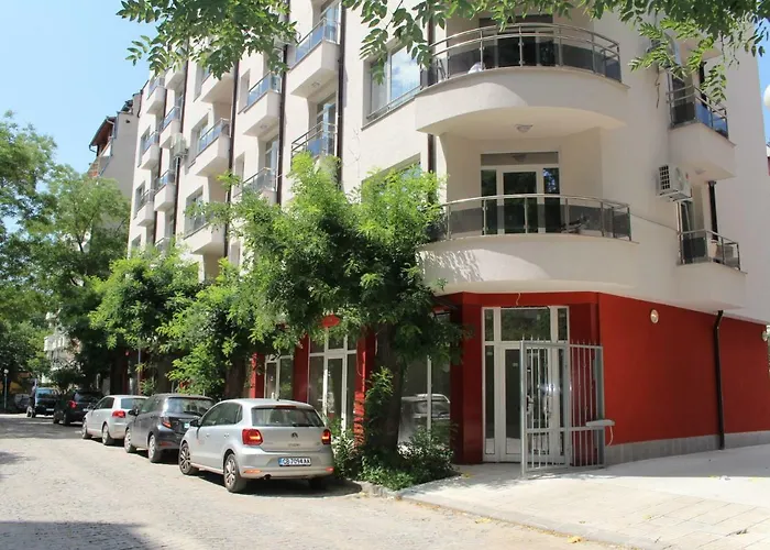 Domus Apartments Grand